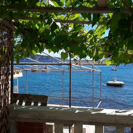 Anka'S Beach Komiža Exteriör bild