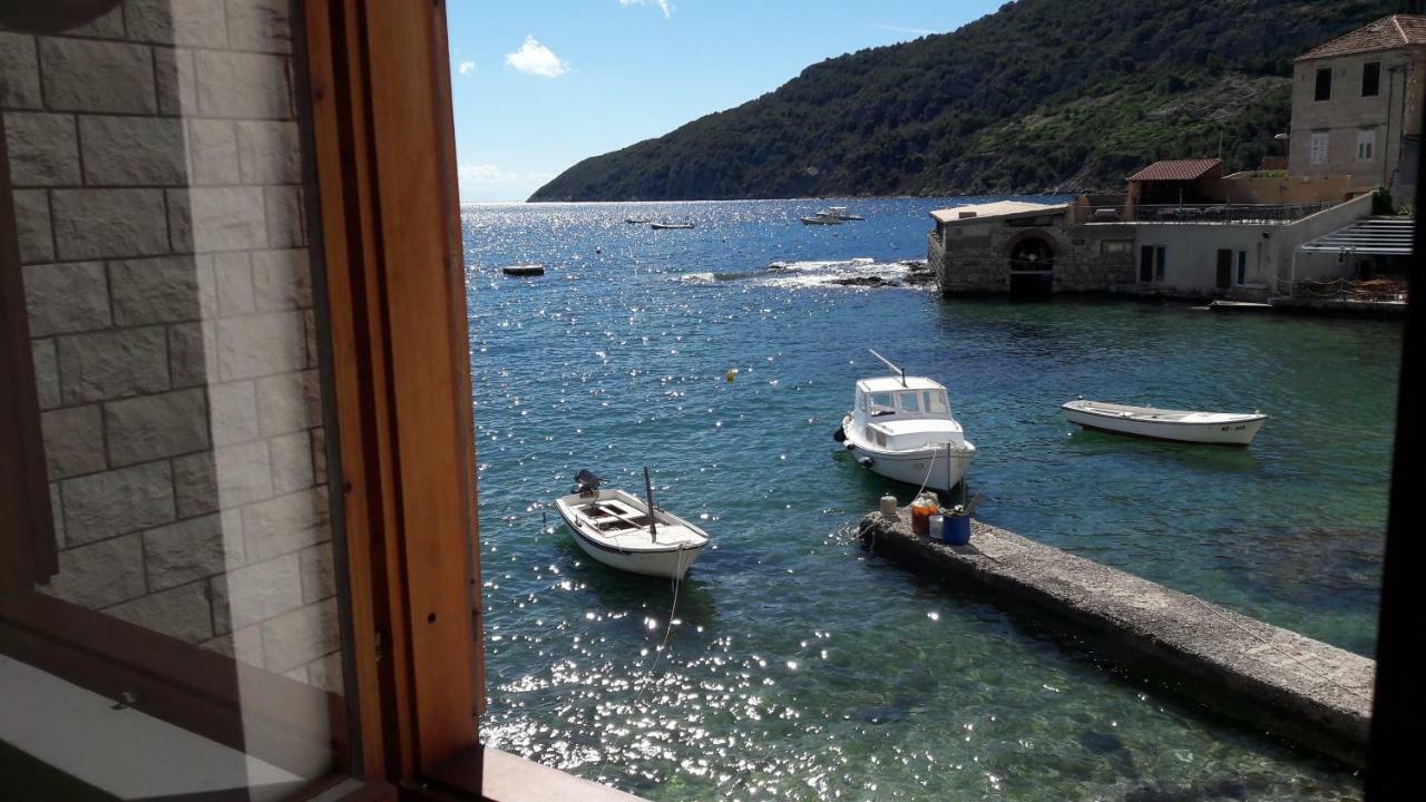 Anka'S Beach Komiža Exteriör bild
