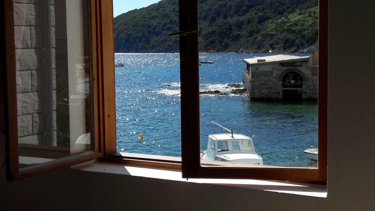 Anka'S Beach Komiža Exteriör bild