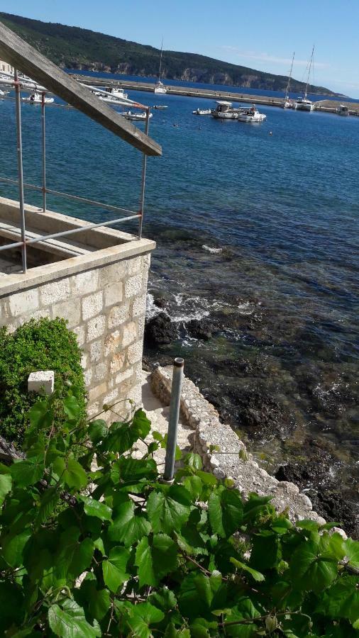 Anka'S Beach Komiža Exteriör bild