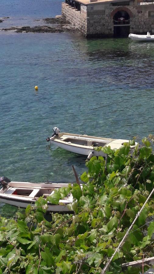 Anka'S Beach Komiža Exteriör bild